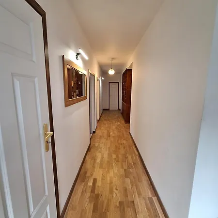 アパート Szmer Olzy イステブナ