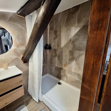 Szmer Olzy Lägenhet