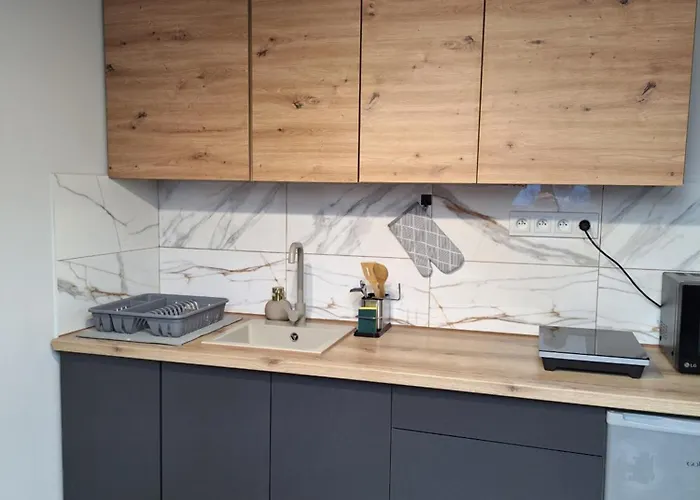 Szmer Olzy דירה איסטבנה